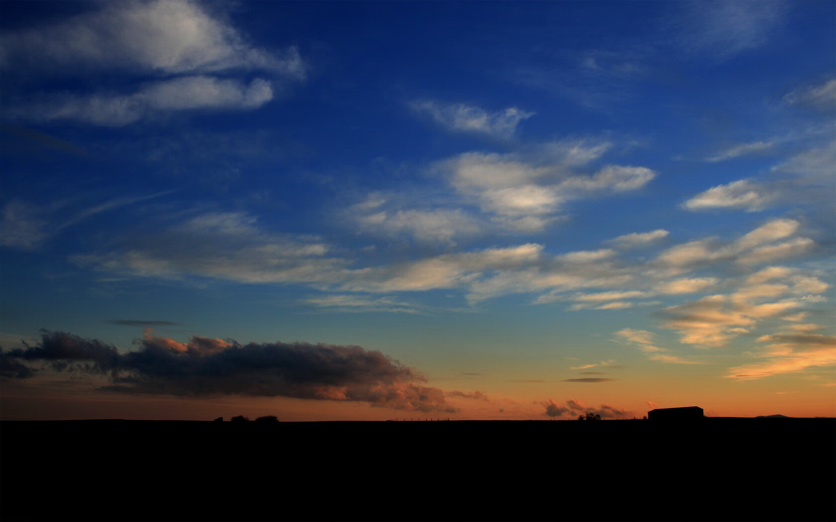 布莱顿擅长短传配合保持控球主动,布莱顿首发